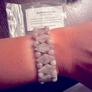 EUC GLASS BEAD BRACELET